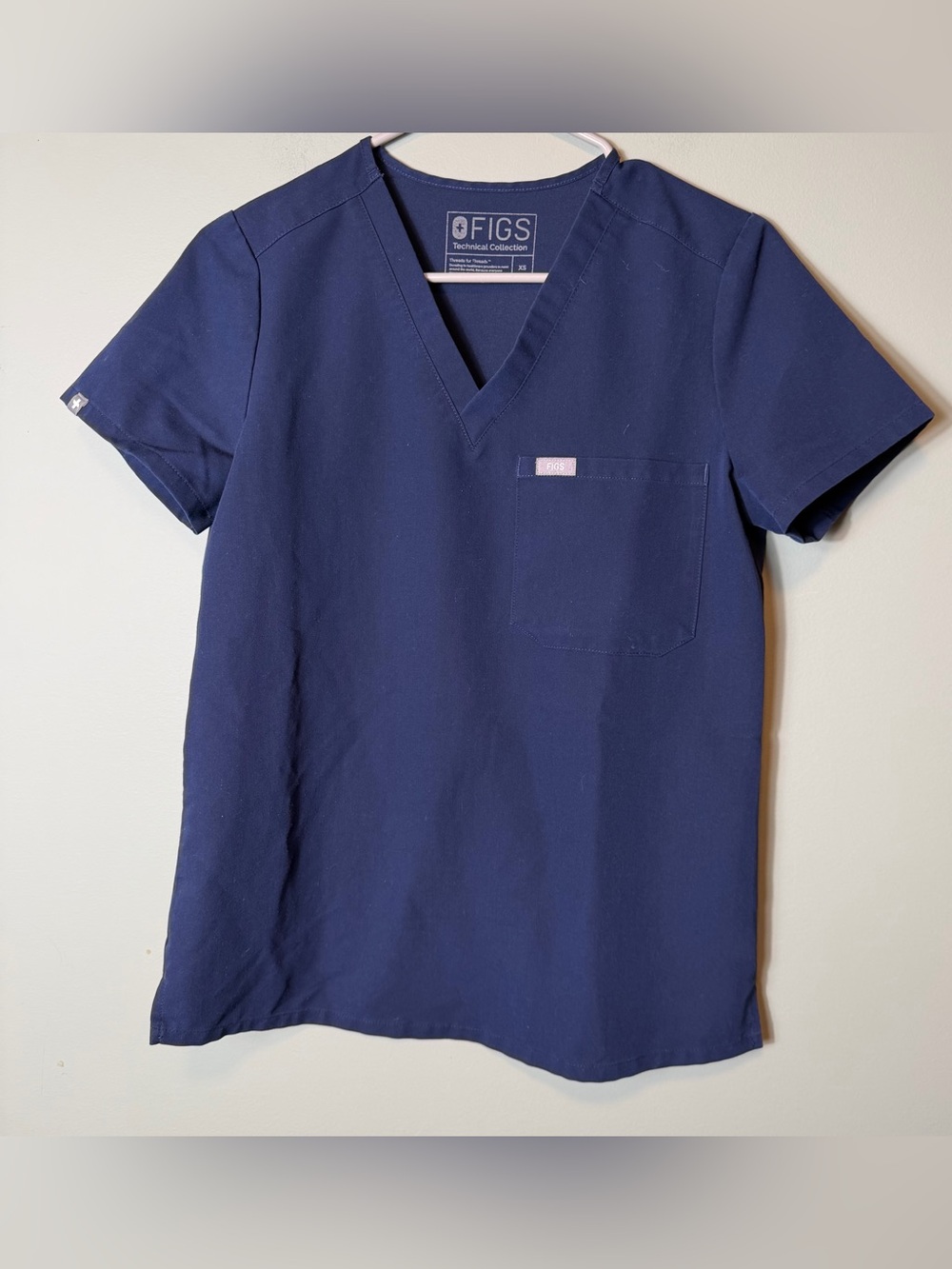 Figs Technical Collection Navy XS Scrub Top VNeck Style FW1000